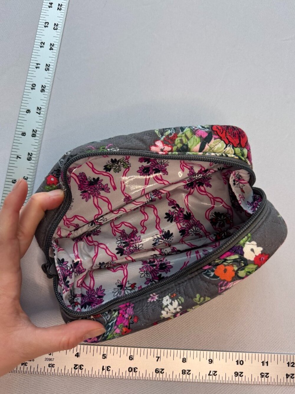 Vera Bradley Pencil/Makeup cas in Nomadic Floral pattern